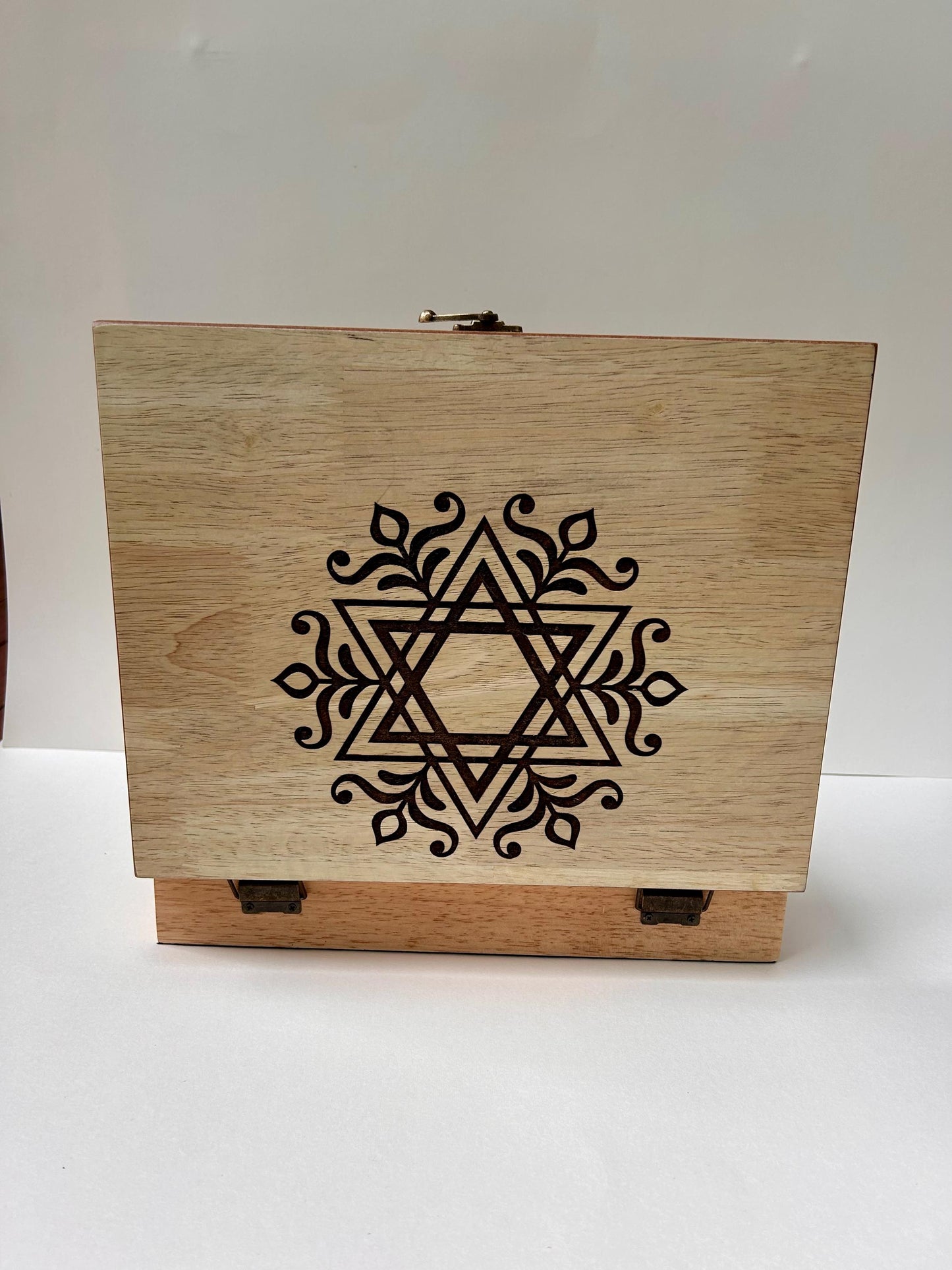 Personalized Star of David Keepsake Box | Custom Engraving | Perfect Gift for Jewish Weddings, B'Nai Mitzvahs, and Jewish Celebrations